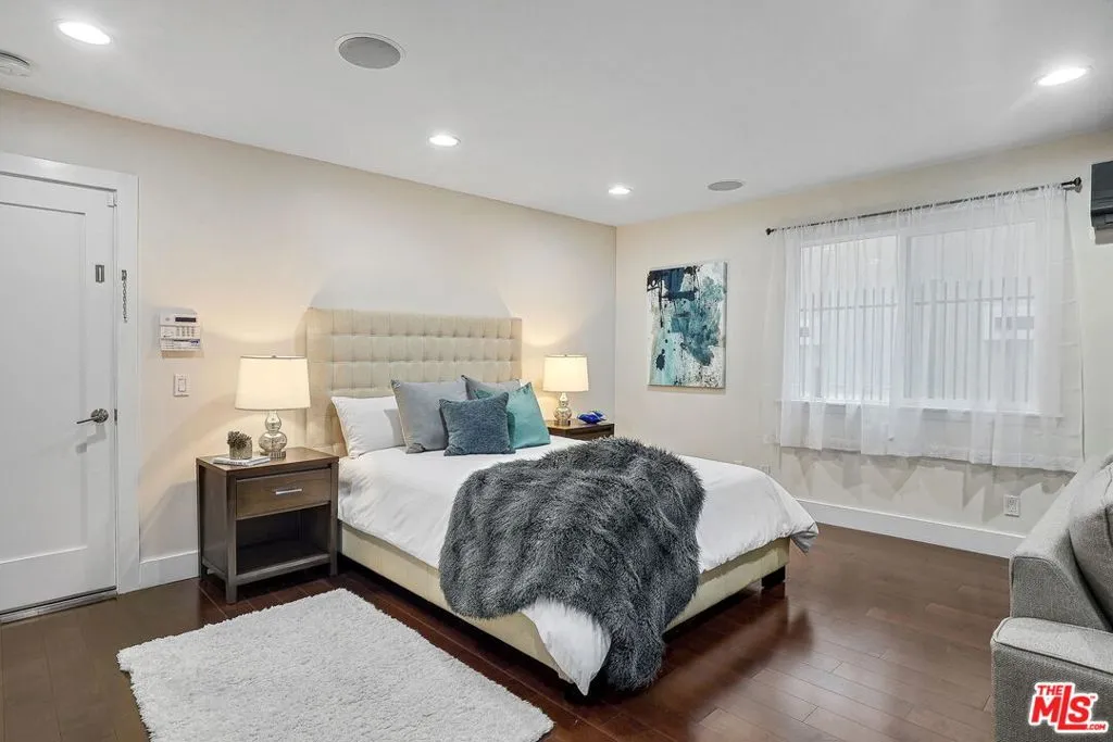 1100 N Beverly Glen Boulevard, Los Angeles, California 90077 home-pic-26